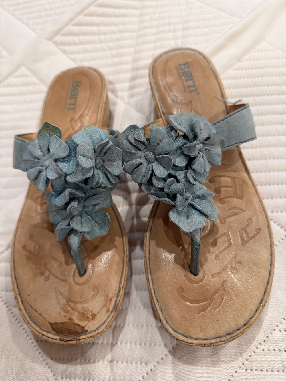 Born Women's Light Blue Floral Leather Thong Sandals, 7